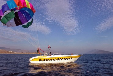 Commercial Boats Parasailing 32-35